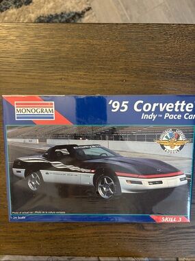 Monogram '95 Corvette Indy Pace Car Model Kit -